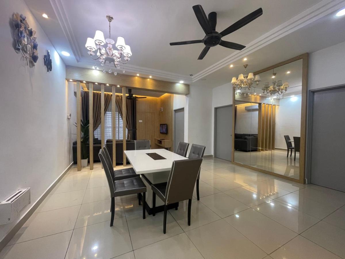 Sofiamuslim Homestay Putrajaya: Near Alamanda Mall & Government Centre Exterior photo